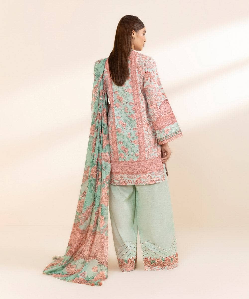 img_sapphire_intermix_awwal_boutique