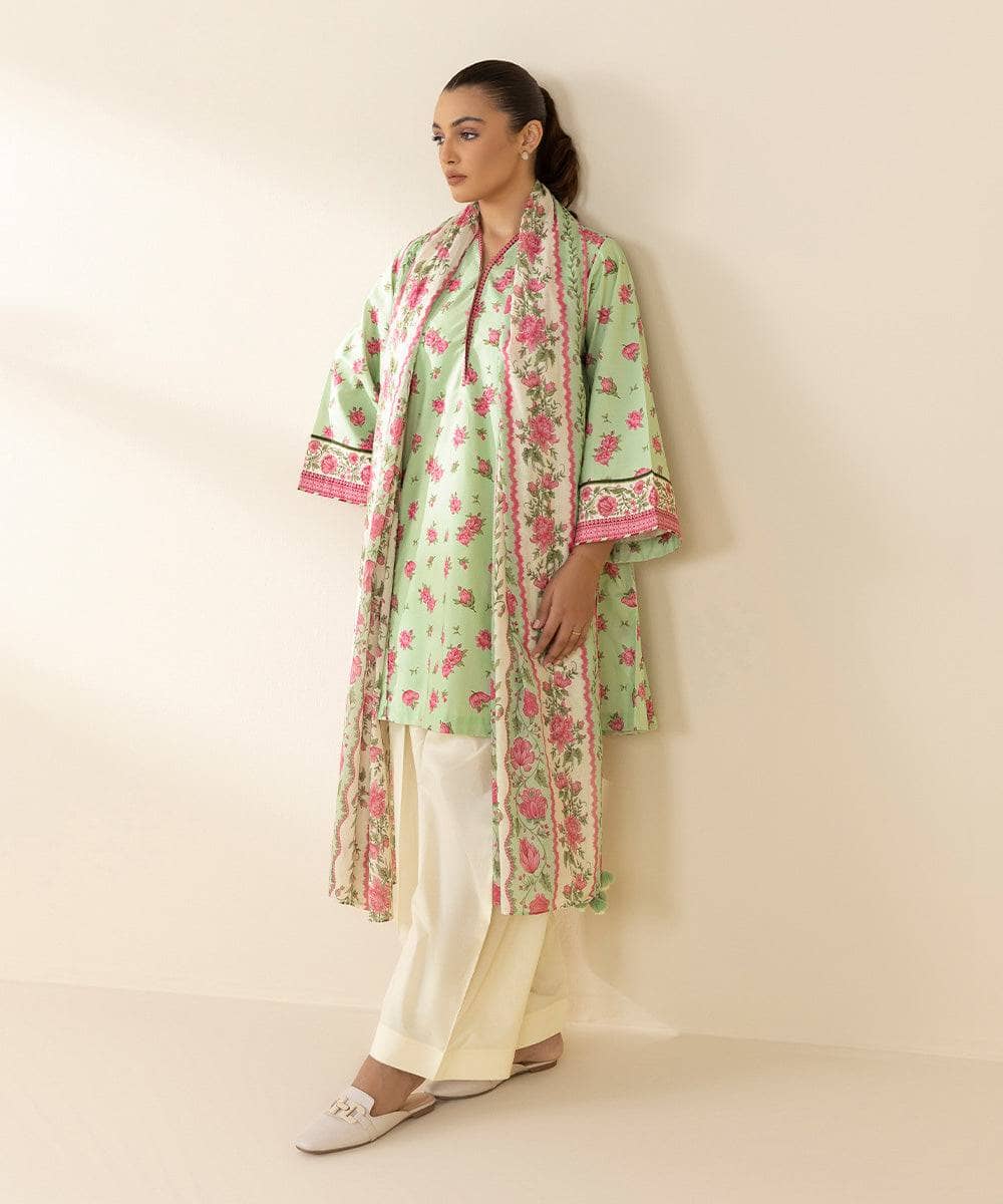 img_sapphire_lawn_awwal_boutique