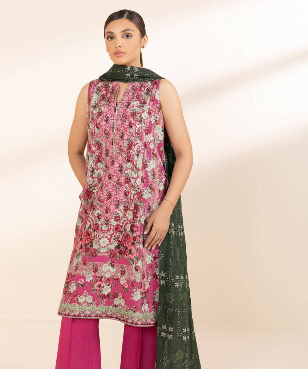 img_sapphire_intermix_awwal_boutique