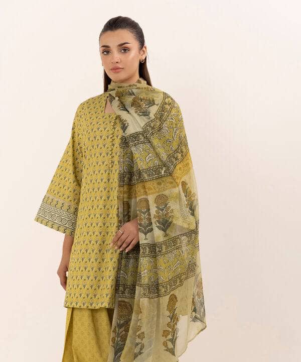 img_sapphire_intermix_lawn_awwal_boutiue