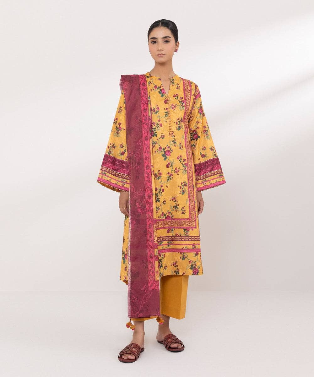 img_sapphire_lawn_awwal_boutique