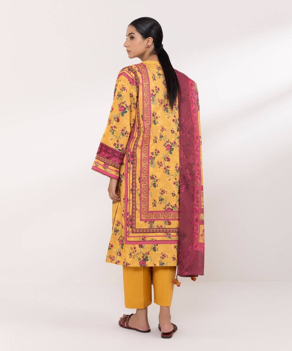 img_sapphire_lawn_awwal_boutique