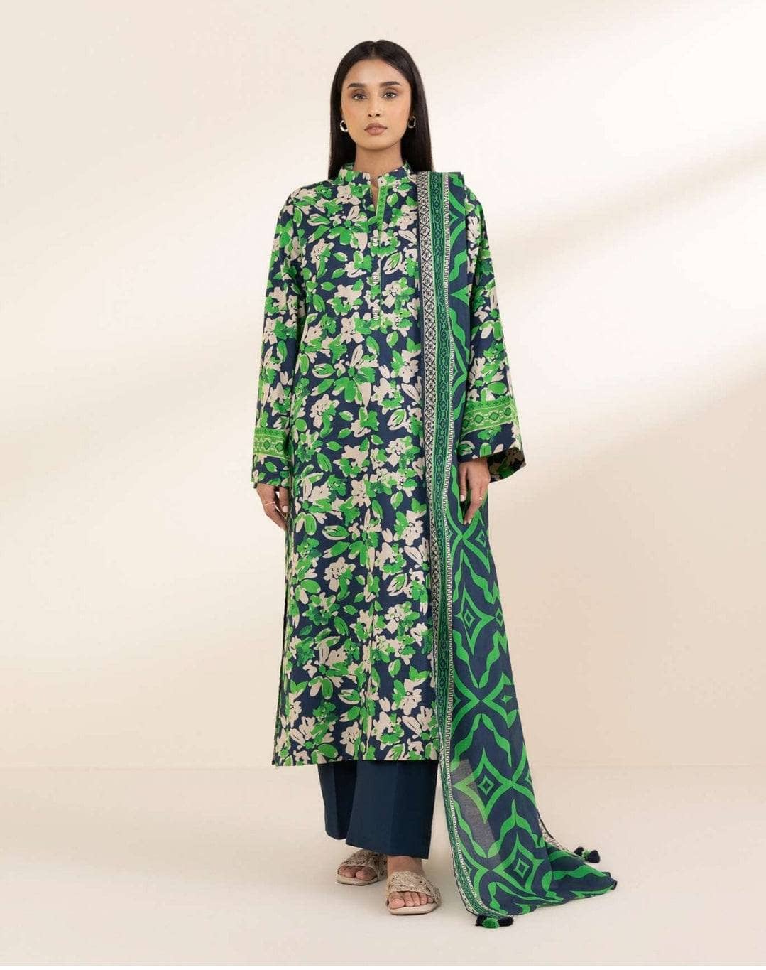 img_sapphire_day_to_day_lawn_awwal_boutique