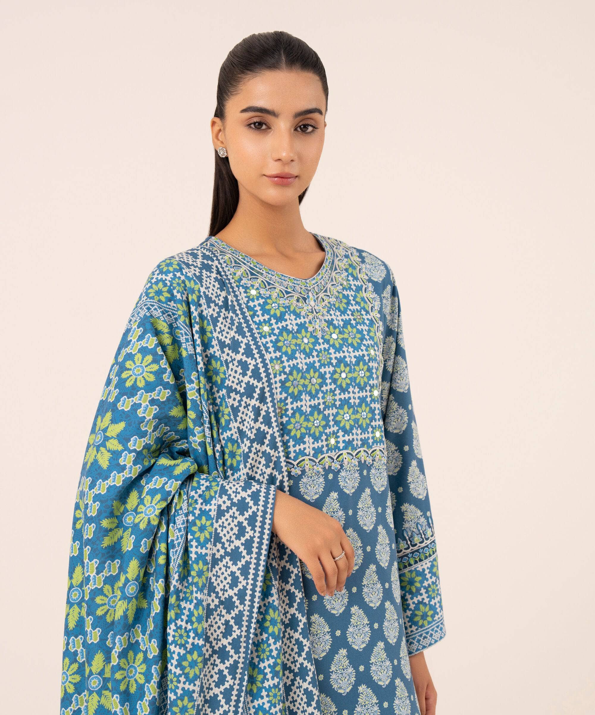 img_sapphire_pre_fall_awwal_bputique