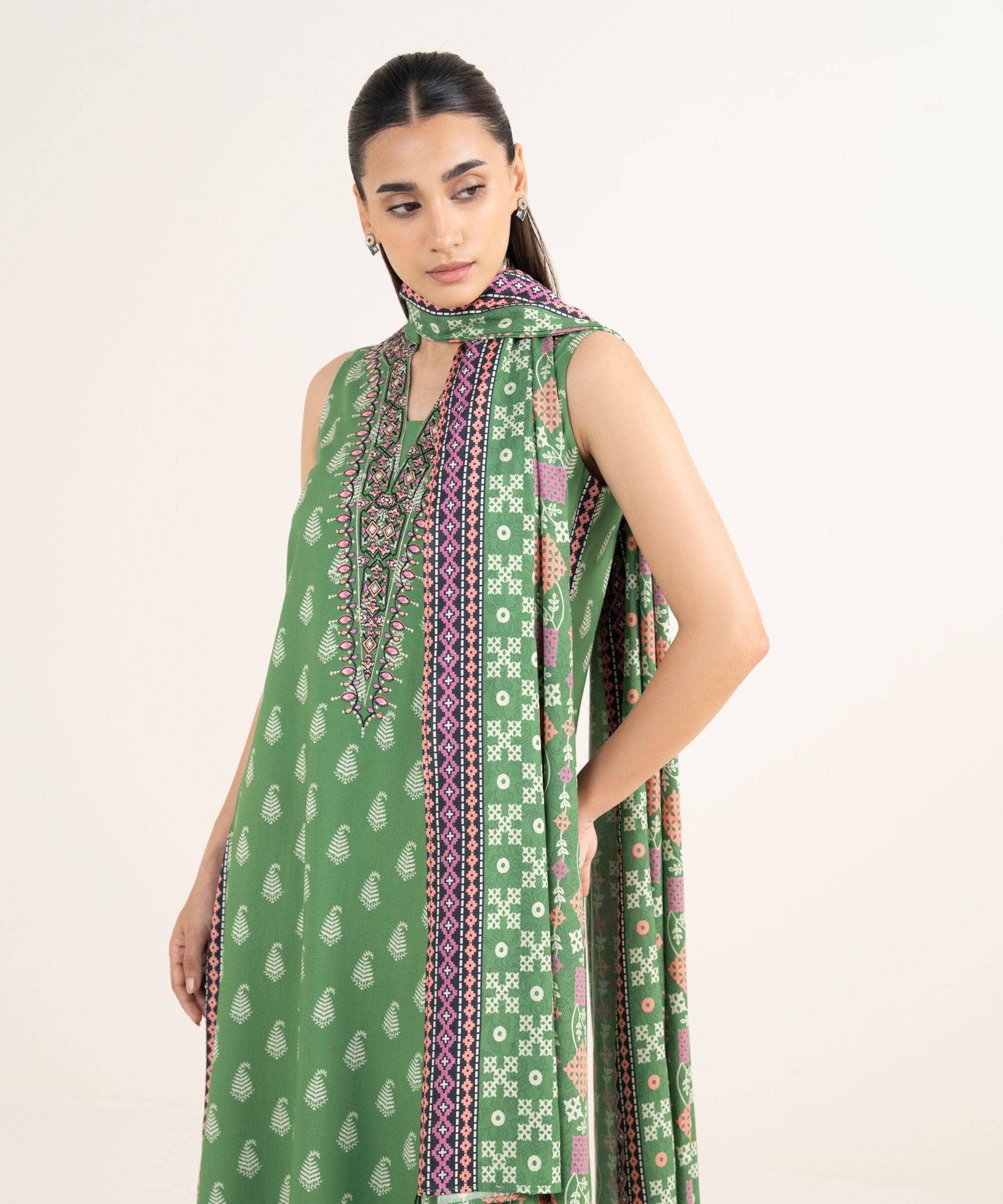 img_sapphire_pre_fall_collection_awwal_boutique