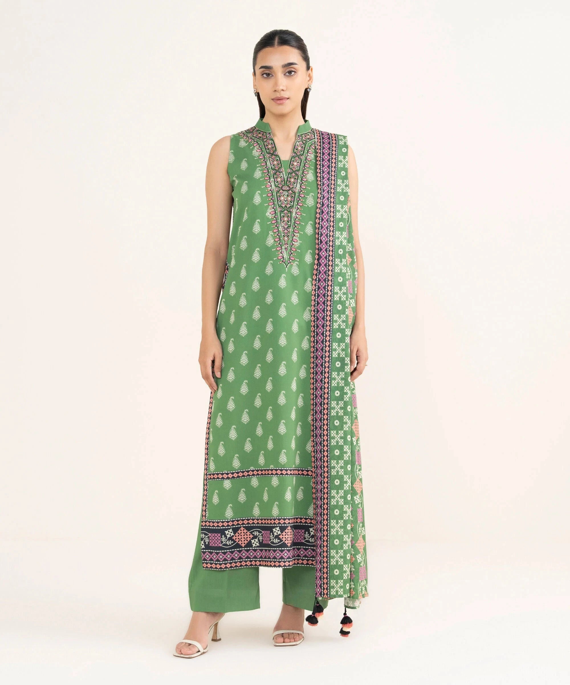 img_sapphire_pre_fall_collection_awwal_boutique