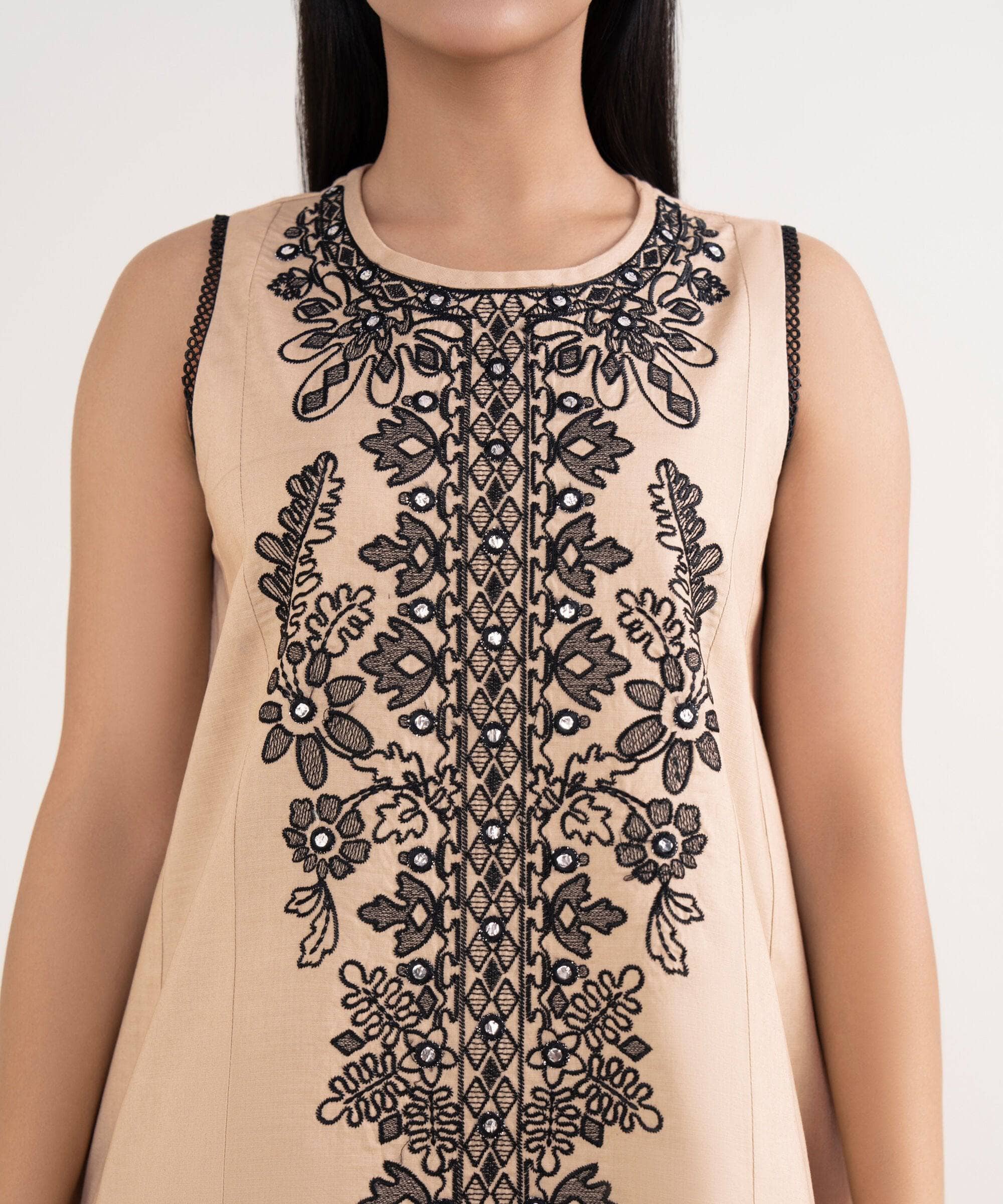 Sapphire Winter essentials/Embroidered Textured Cotton Suit/U3PE-ST25-V710/Beige