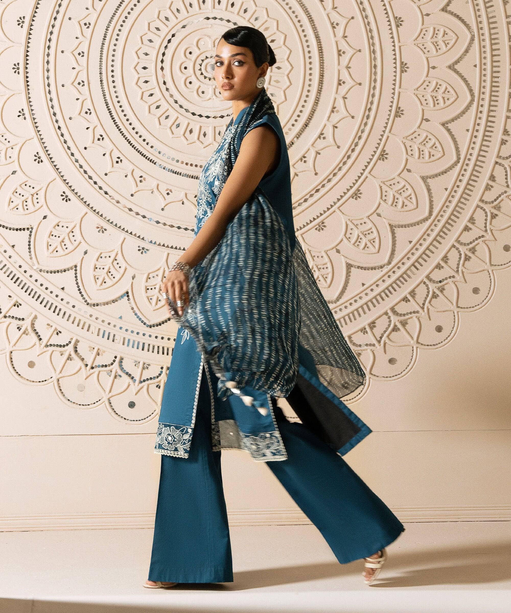 Sapphire Winter Essentials/Embroidered Textured Cotton Suit/U3PE-ST25V7-11/Teal