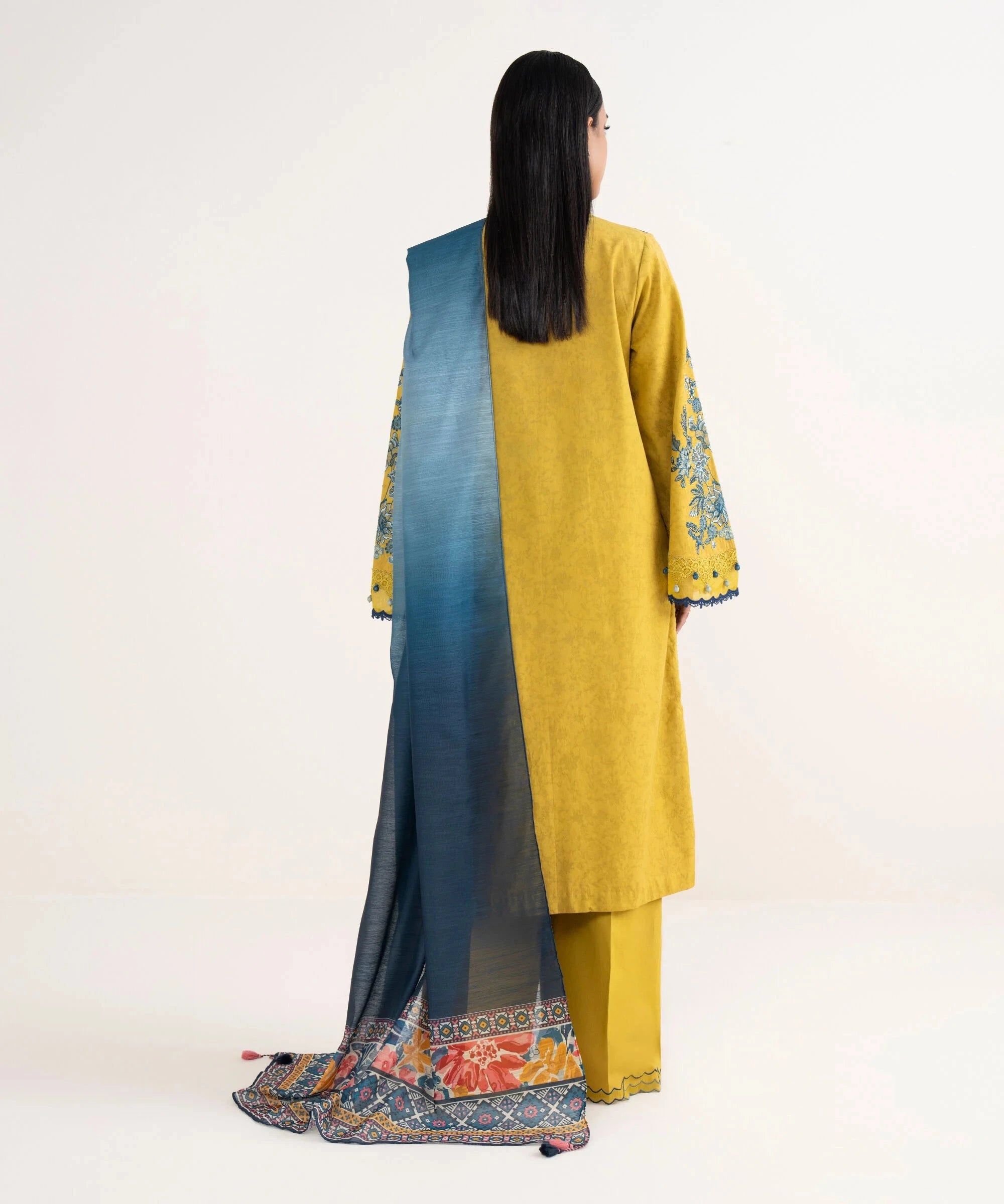 img_sapphire_pre_fall_collection_awwal_boutique