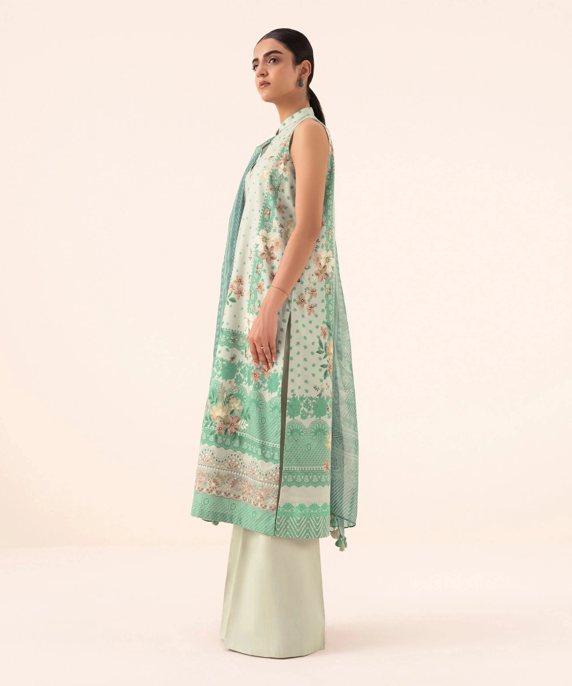 img_sapphire_pre_fall_collection_awwal_boutique