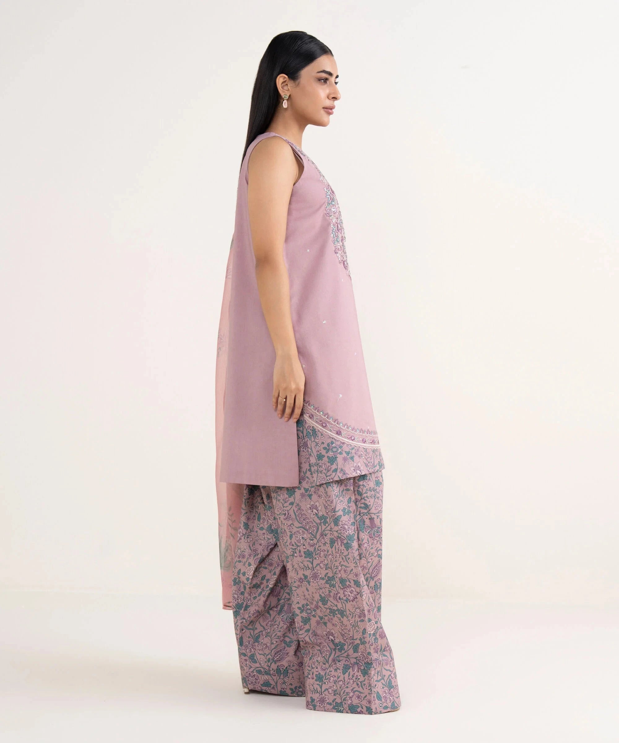 img_sapphire_pre_fall_awwal_boutique