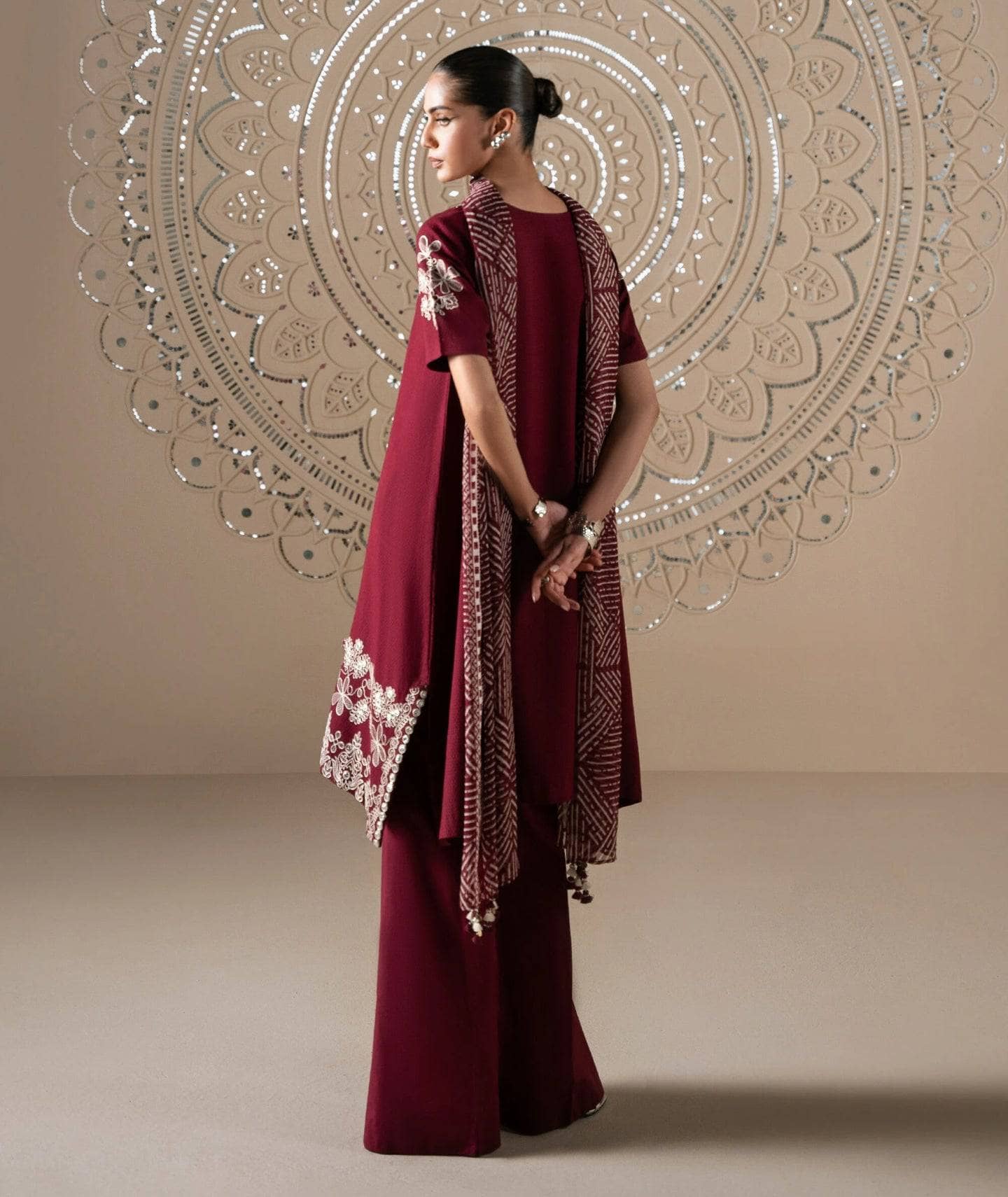 img_sapphire_pre_fall_winter_collection_awwal_boutique