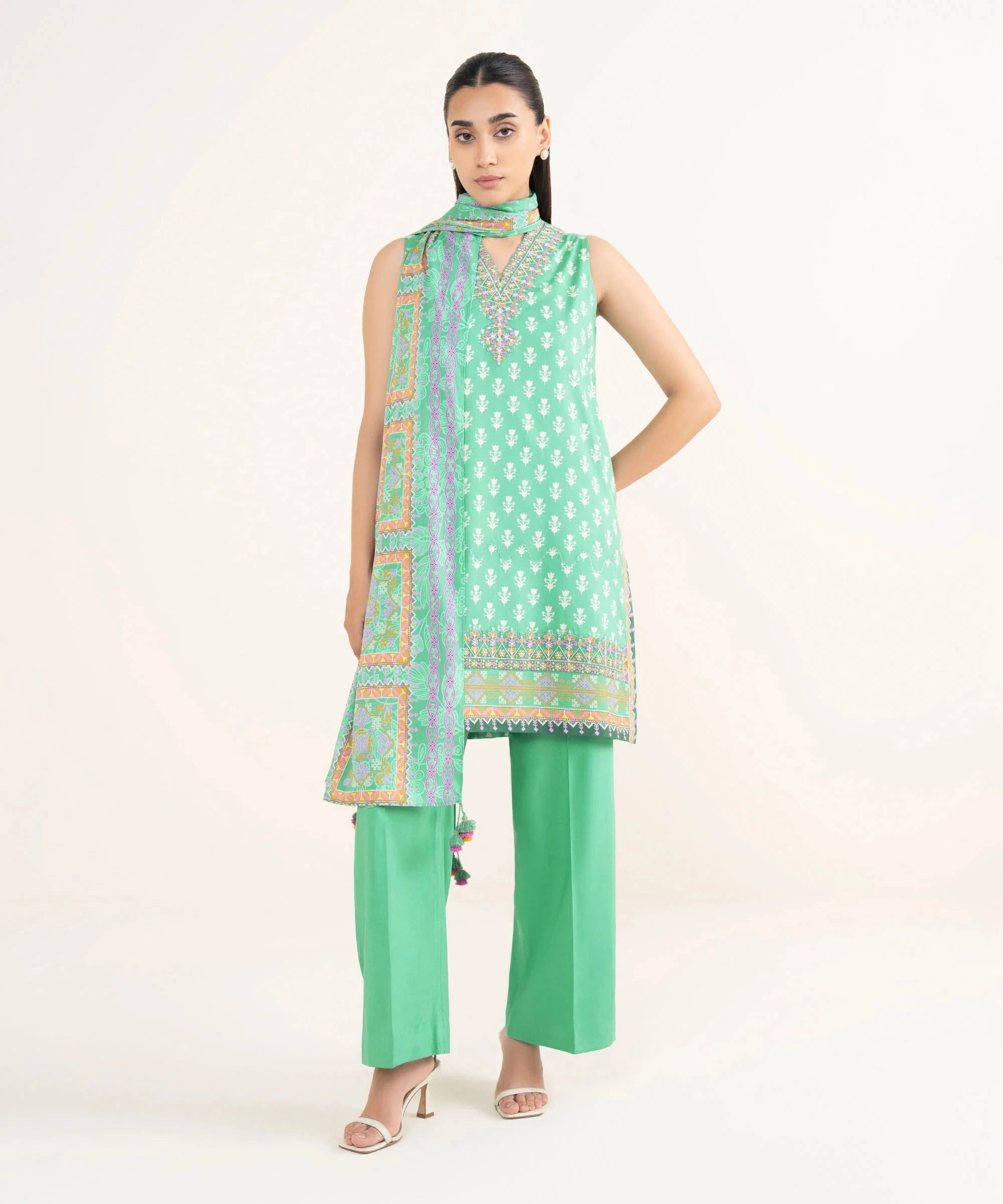 img_sapphire_pre_fall_collection_awwal_boutique