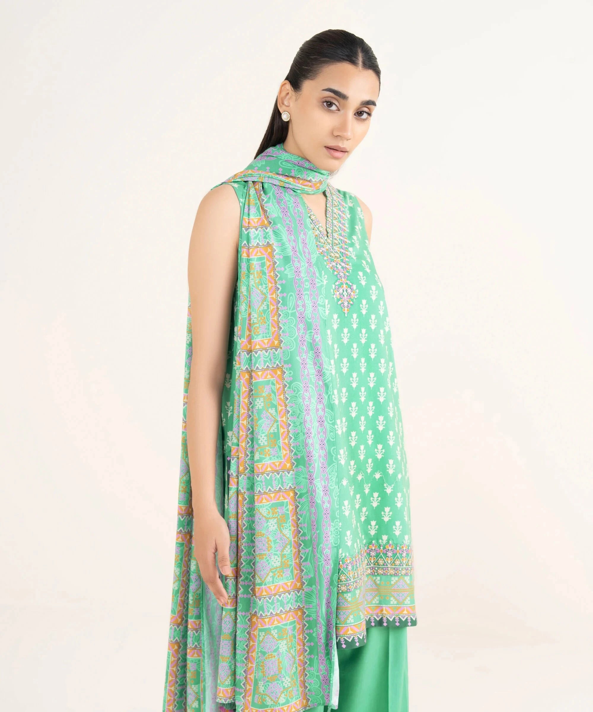 img_sapphire_pre_fall_collection_awwal_boutique