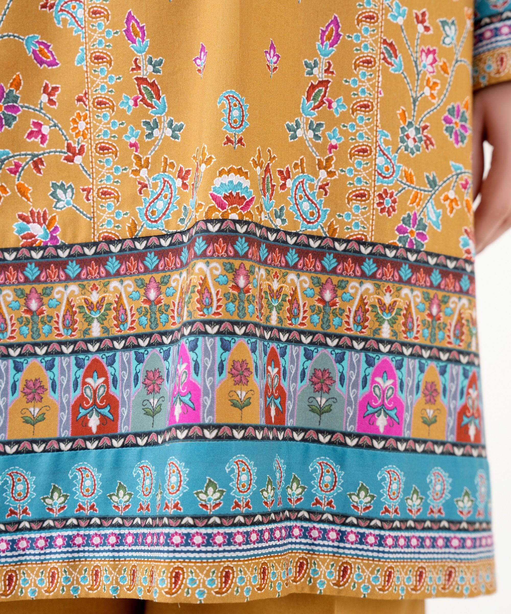 img_sapphire_pre_fall_collection_awwal_boutique