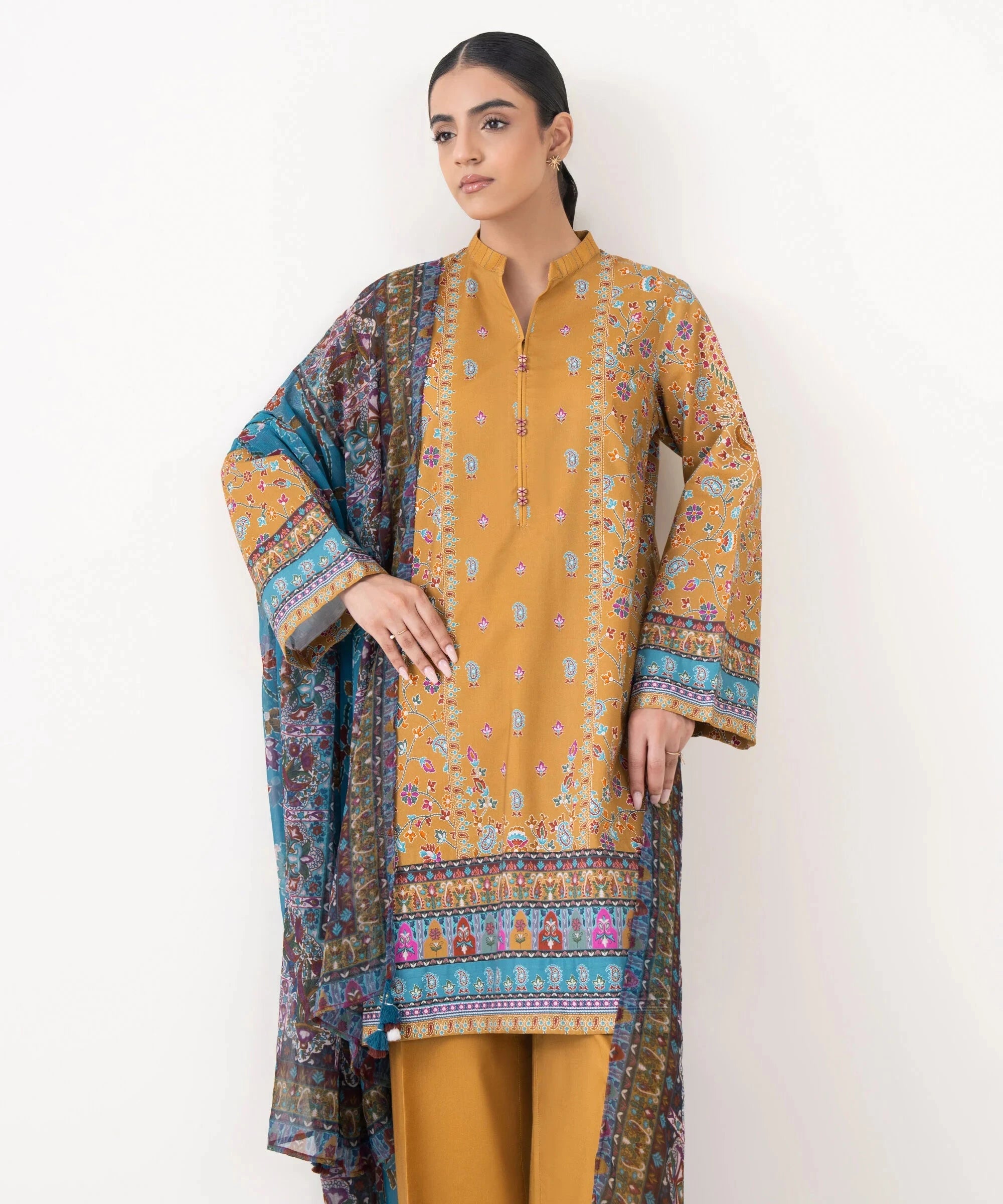 img_sapphire_pre_fall_collection_awwal_boutique