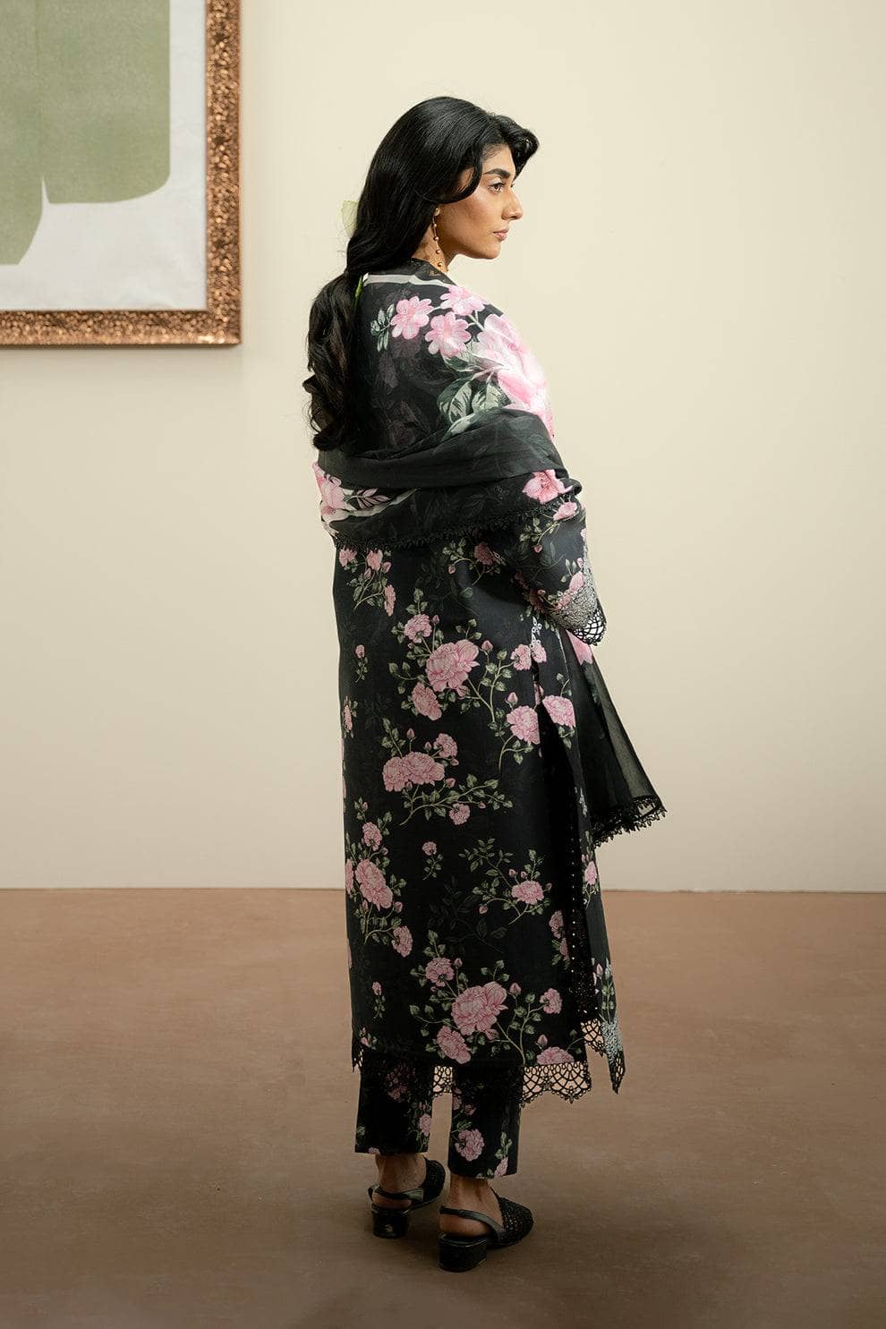 img_afrozeh_ayzel_bare_minimum_awwal_boutique