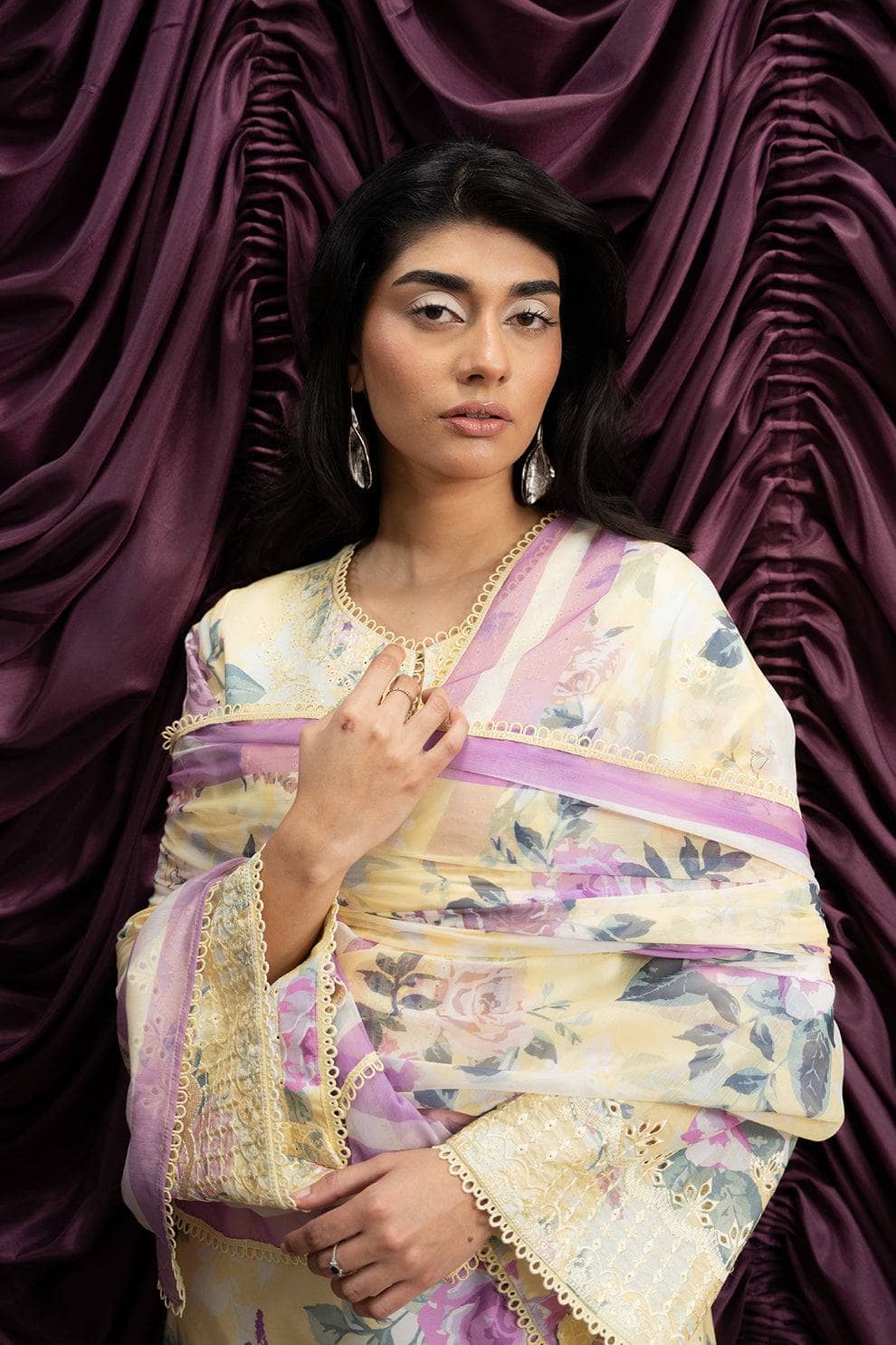 img_afrozeh_ayzel_bare_minimum_awwal_boutique