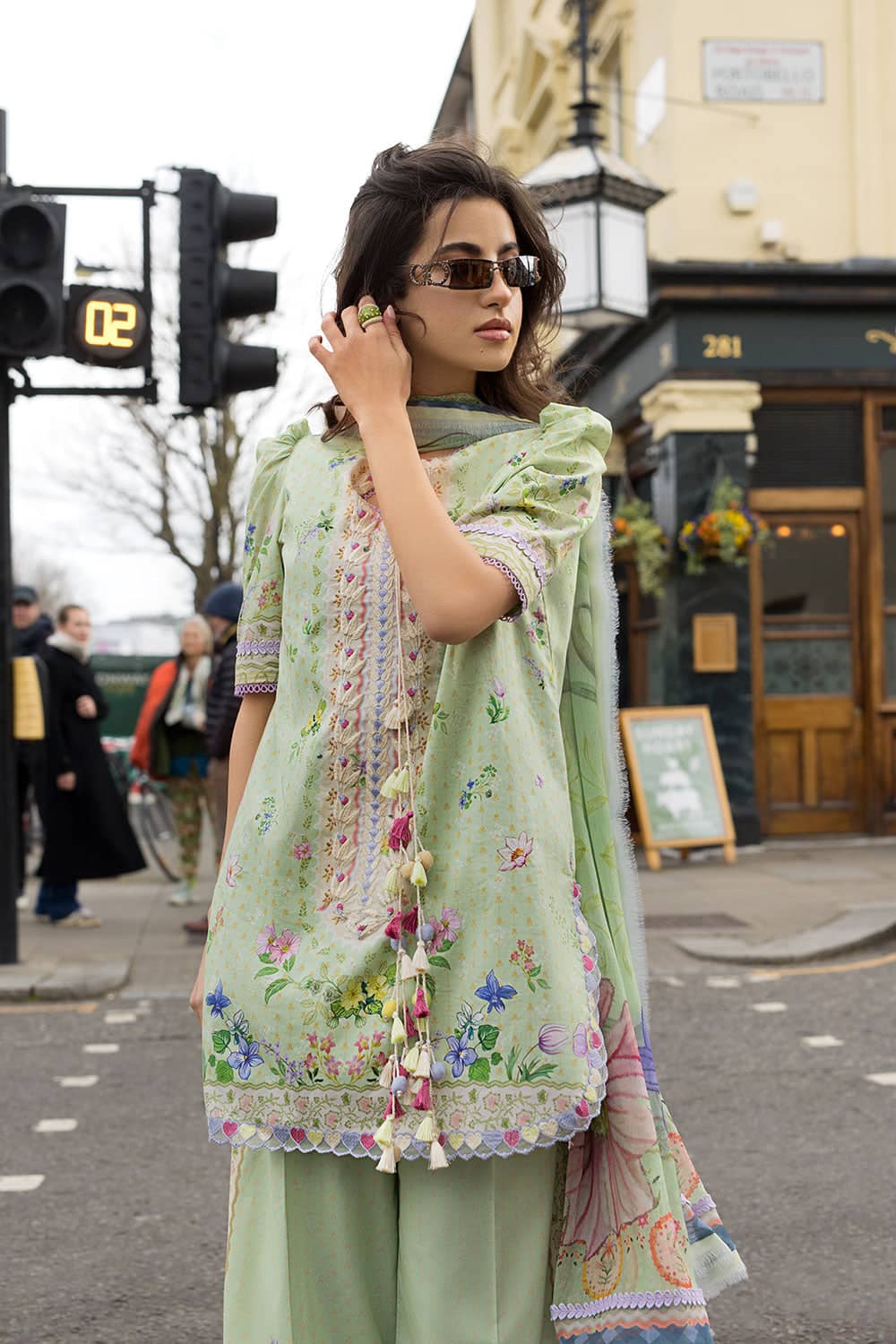 img_sobia_nazir_prints_awwal_boutique