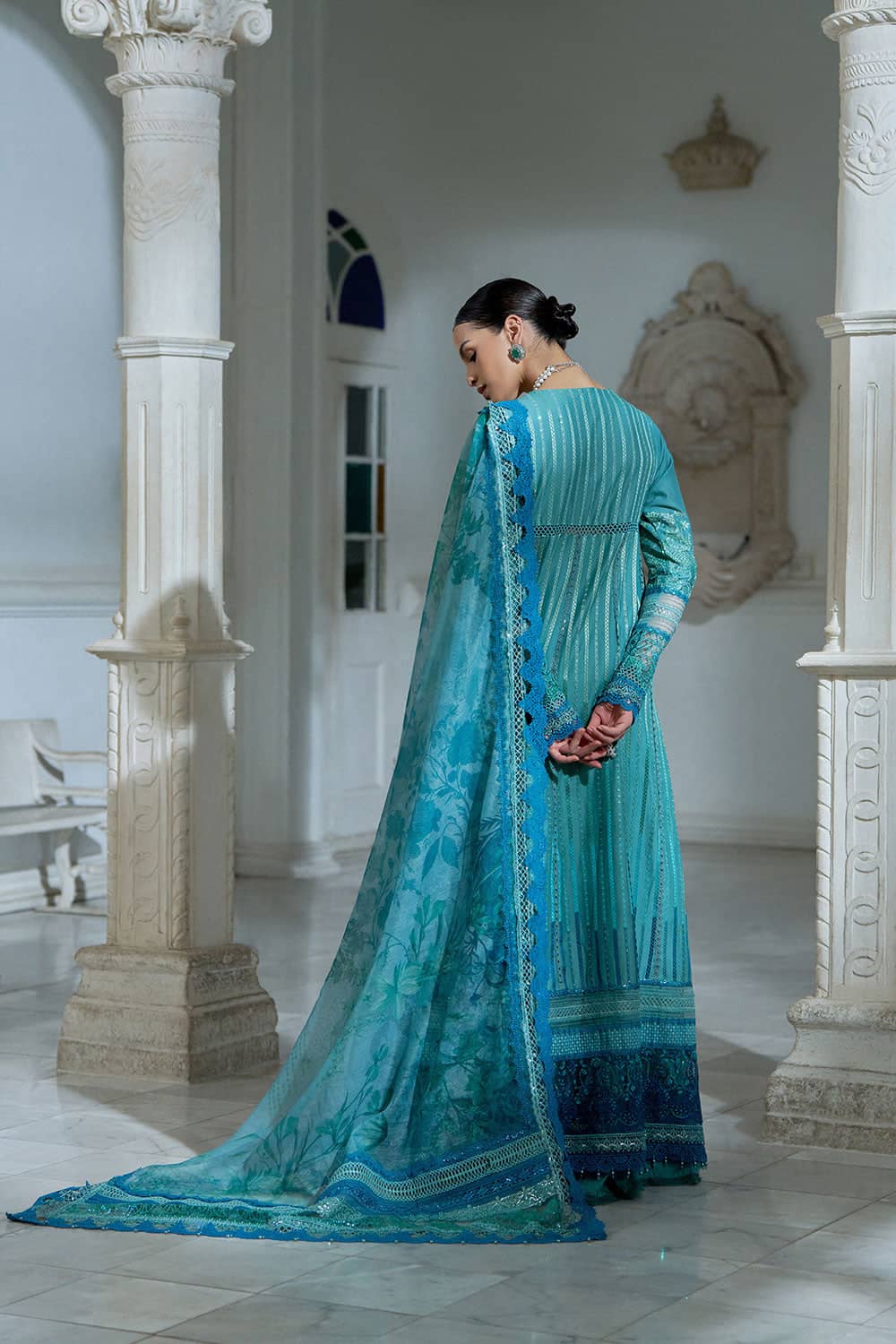 img_sobia_nazir_lawn_26_awwal_boutique