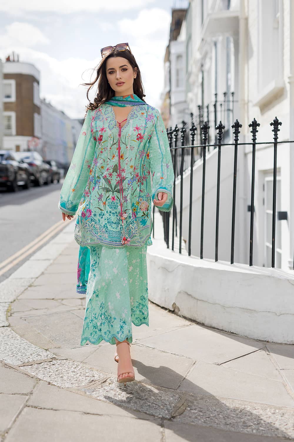 img_sobia_nazir_prints_awwal_boutique