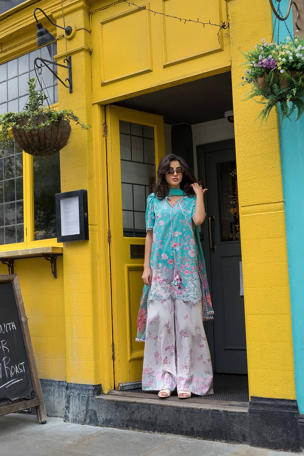 img_sobia_nazir_prints_awwal_boutique