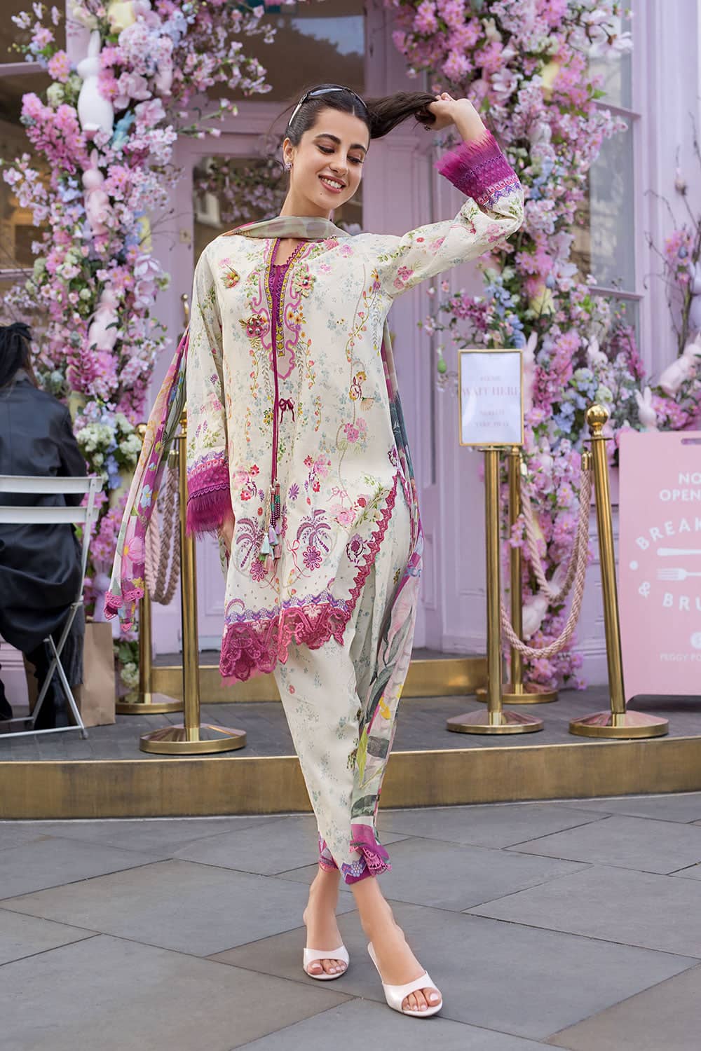 img_sobia_nazir_prints_awwal_boutique