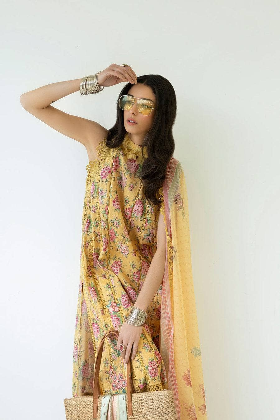img_sobia_nazir_vital_lawn_23_awwal_boutique