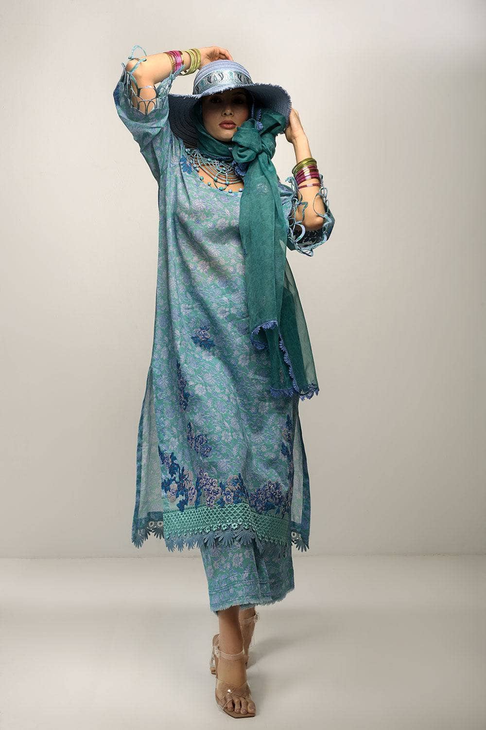 img_sobia_nazir_vital_lawn_23_awwal_boutique