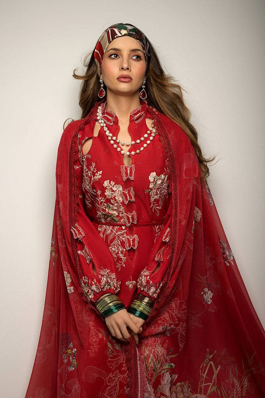 img_sobia_nazir_vital_lawn_23_awwal_boutique
