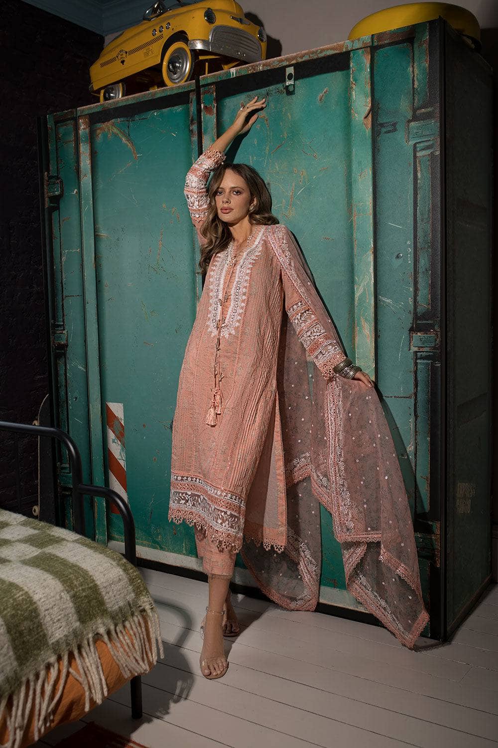 img_sobia_nazir_vital_lawn_24_awwal_boutique