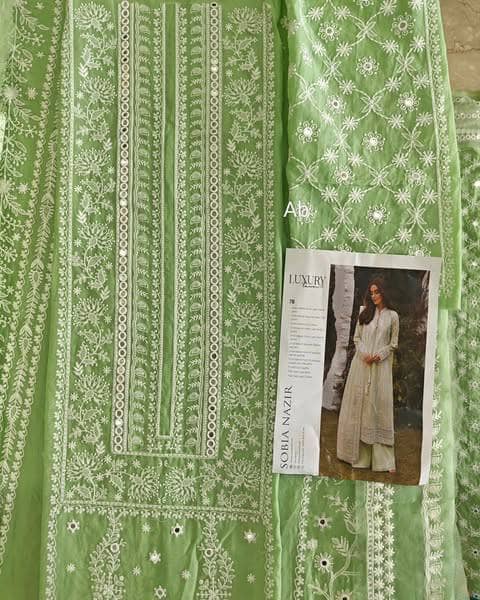 img_sobia_nazir_lawn_awwal_boutique