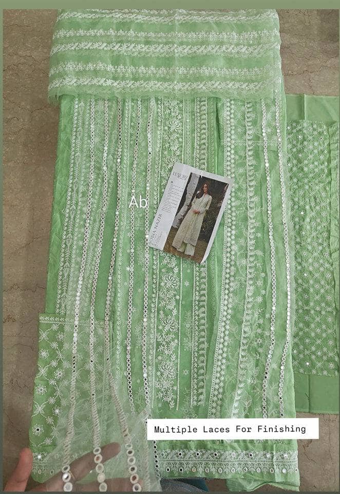 img_sobia_nazir_lawn_awwal_boutique