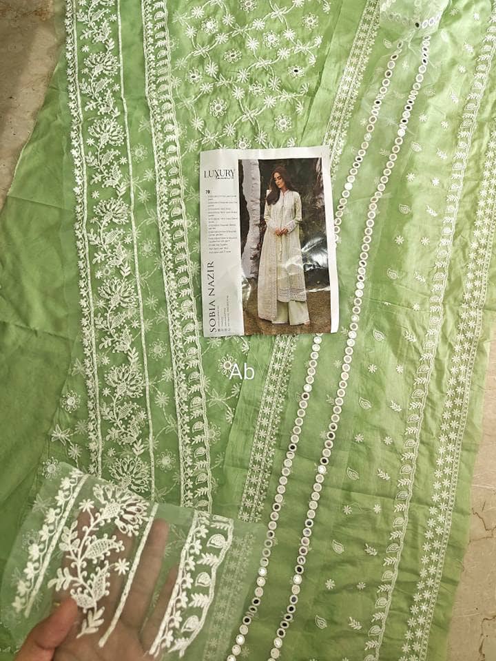 img_sobia_nazir_lawn_awwal_boutique