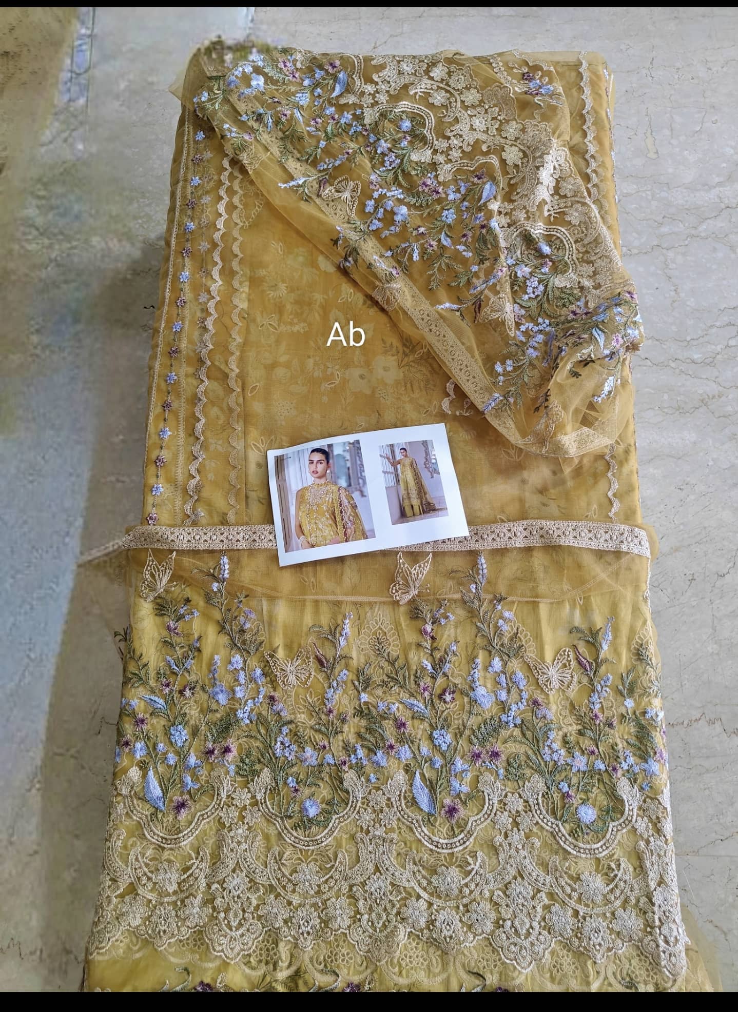 img_sobia_nazir_lawn_awwal_boutique