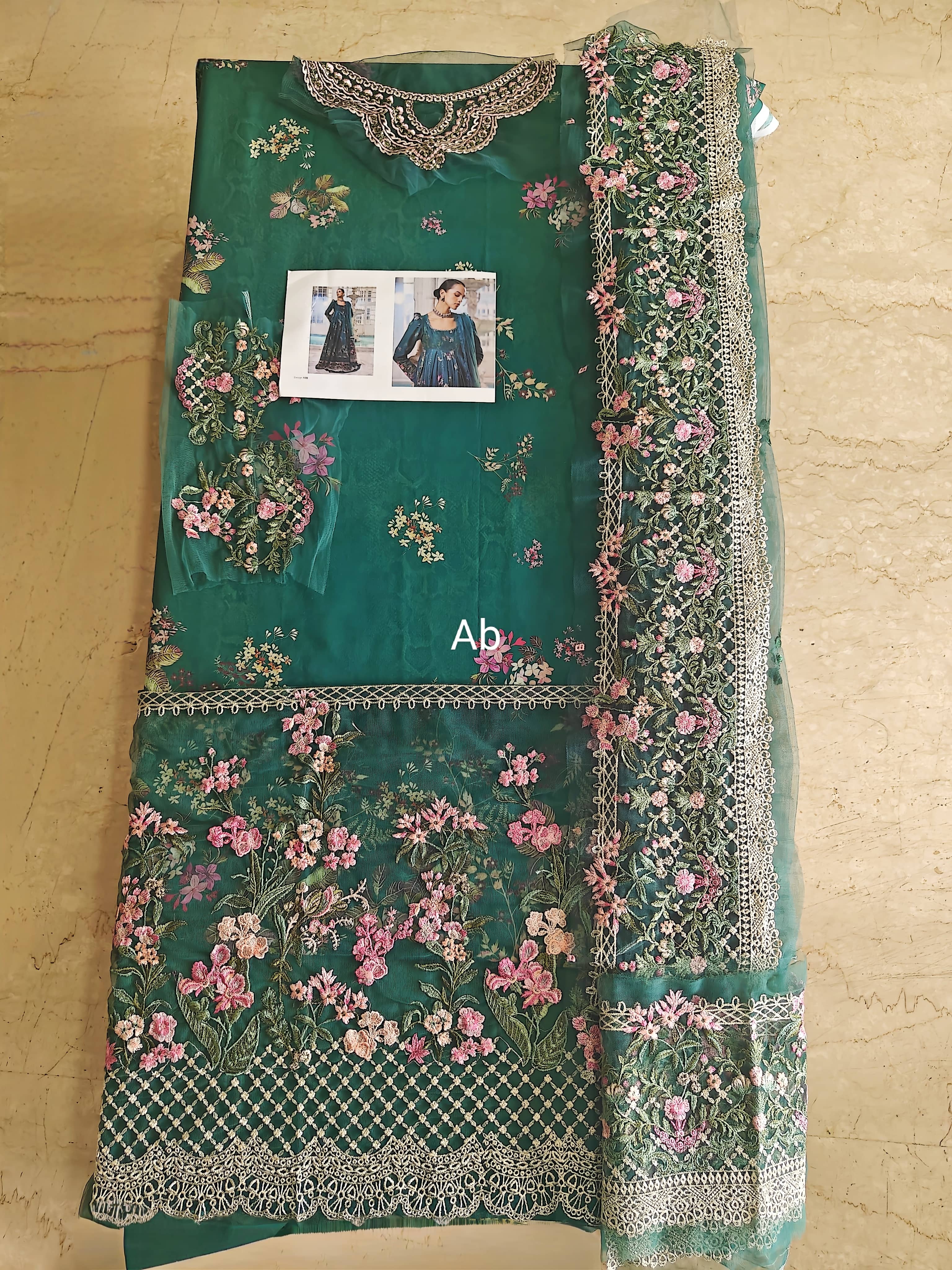 img_sobia_nazir_lawn_26_awwal_boutique