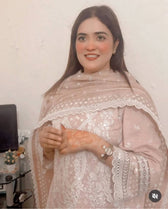 img_spotted_in_sobia_nazir_lawn_awwal_boutique