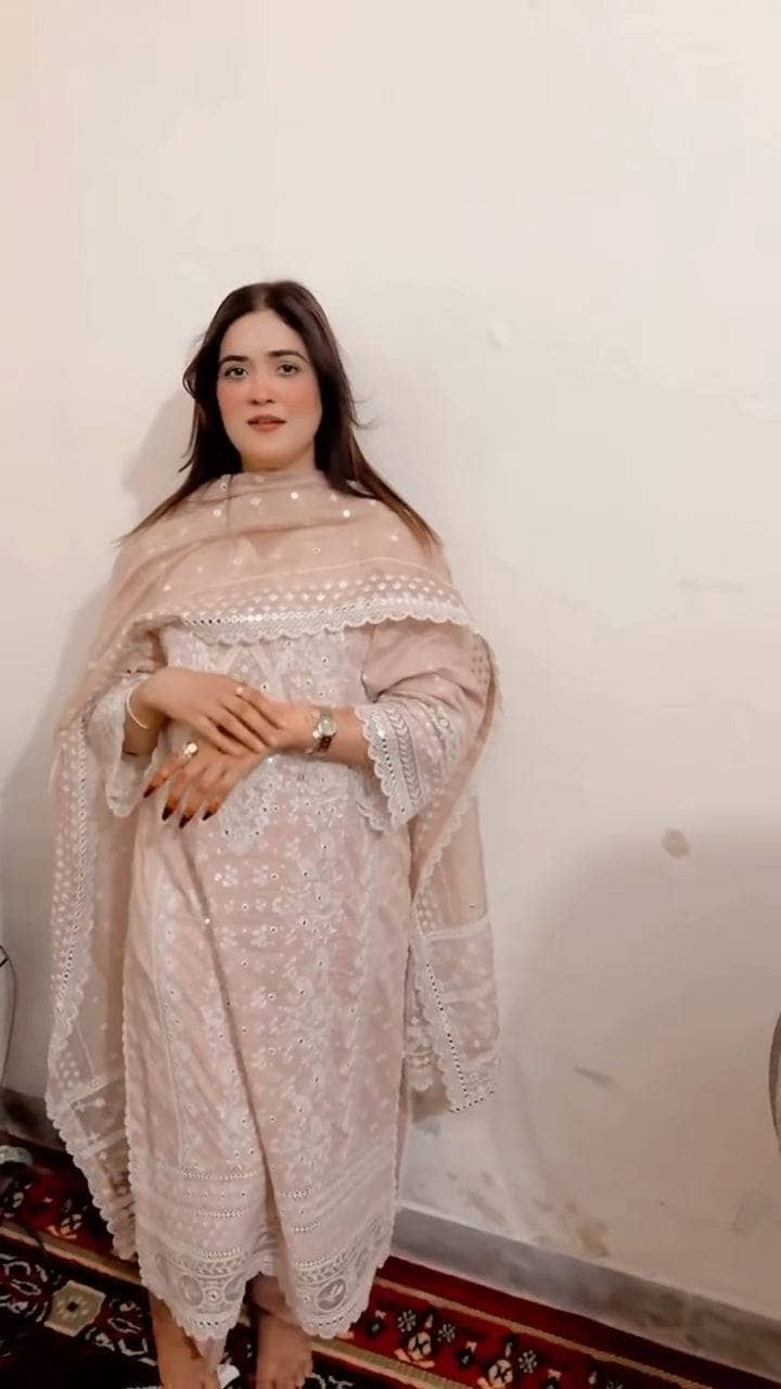 Sobia Nazir spotted Spotted in Sobia Nazir Lawn 25/9A