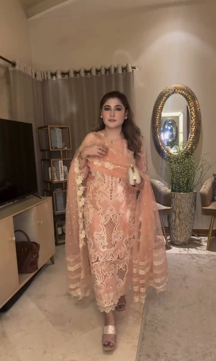 img_sobia_nazir_lawn_awwal_boutique