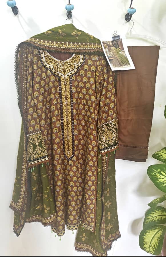 img_stitched_maria_b_linen_awwal_boutique