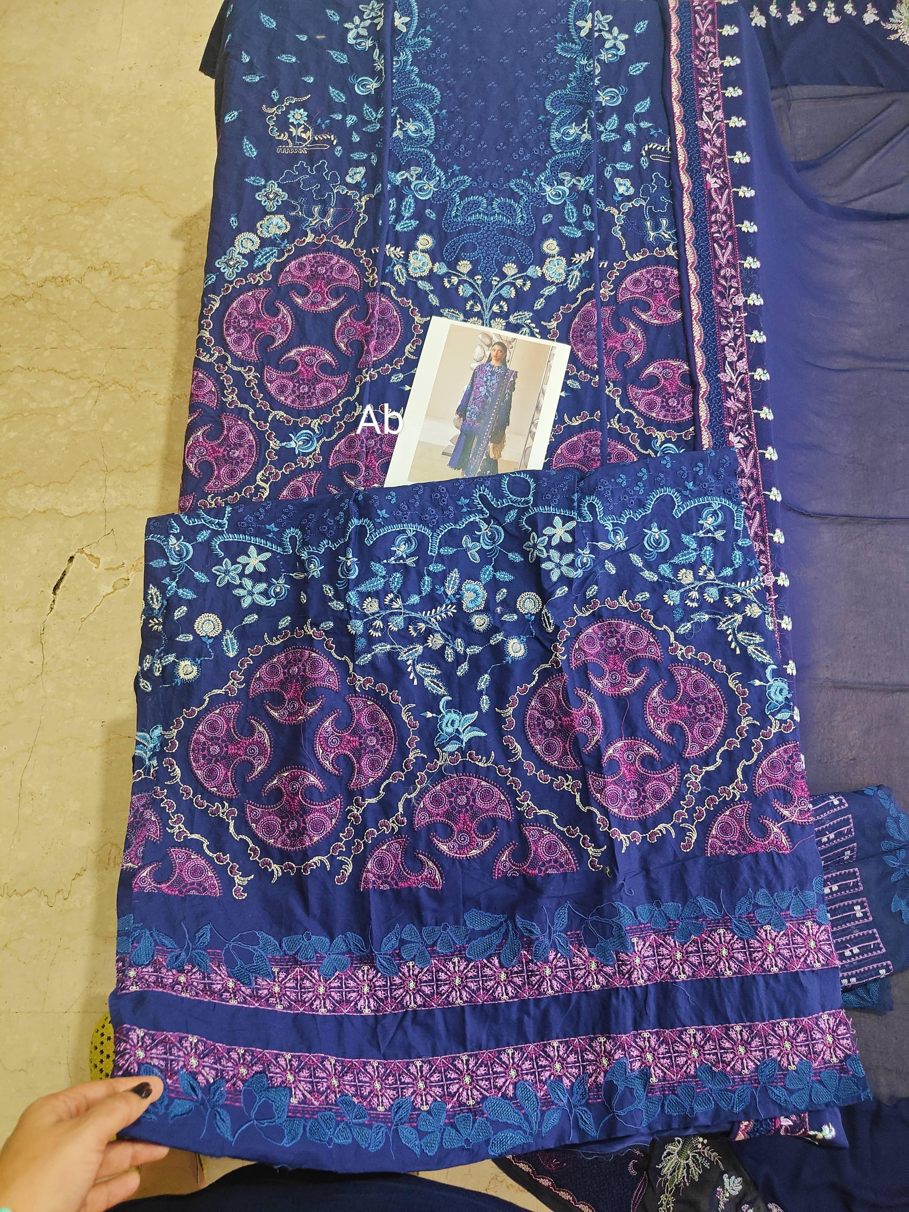 Open Pic/Sale‼️Suffuse Luxury Lawn 26/Elora/Blue