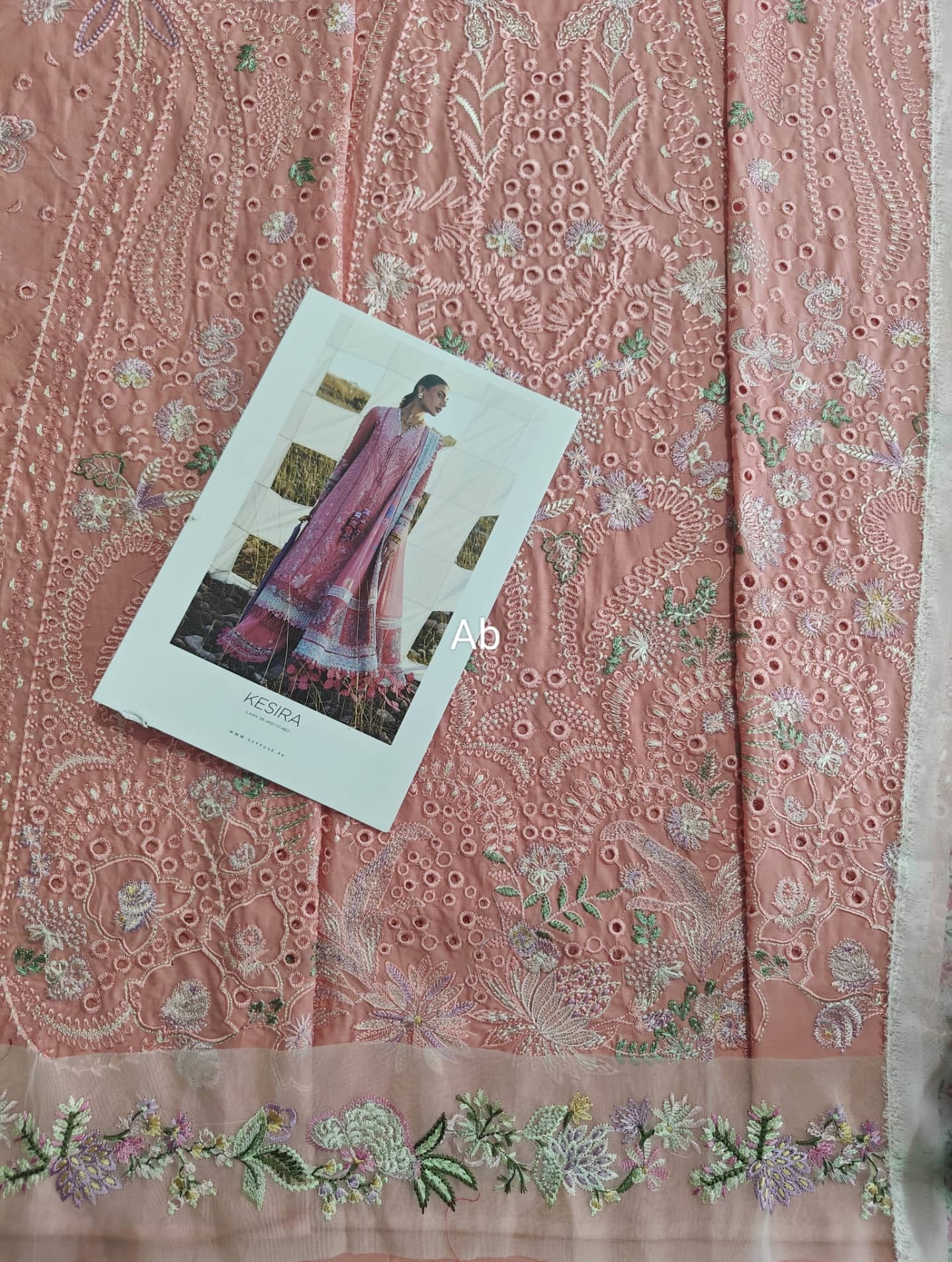 Open Pic/Sale‼️Suffuse Luxury Lawn 26/Kesira/Pink