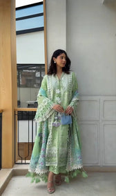 Spotted/Sale‼️Suffuse Luxury Lawn 26/Naveil/Parrot Green