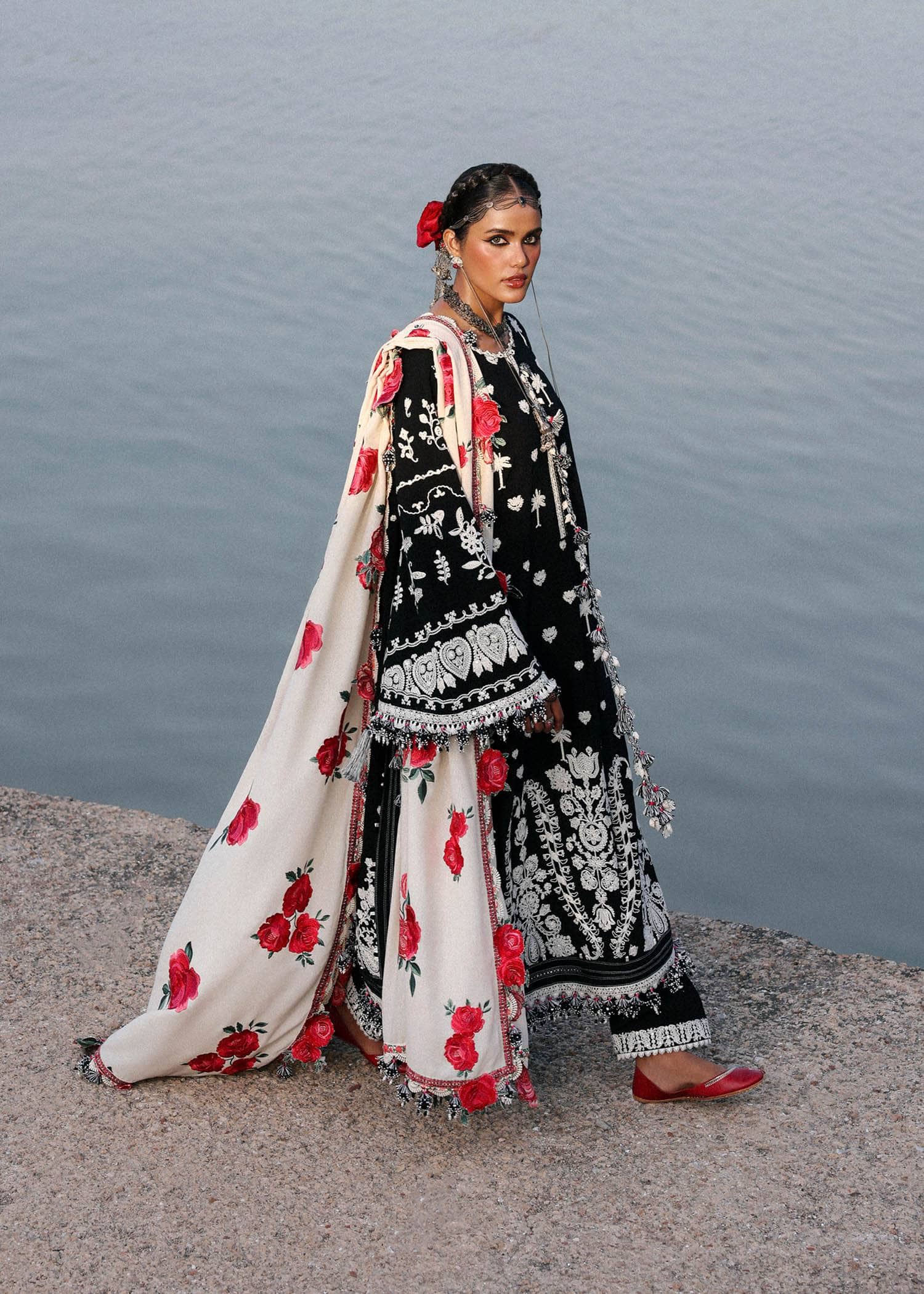 Hussain Rehar Karandi 25/Rose/Black