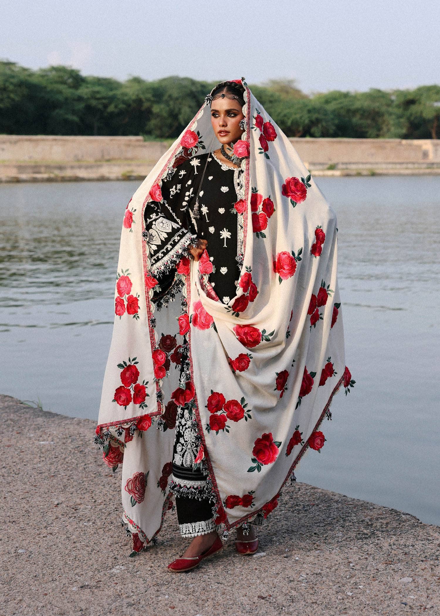 Hussain Rehar Karandi 25/Rose/Black