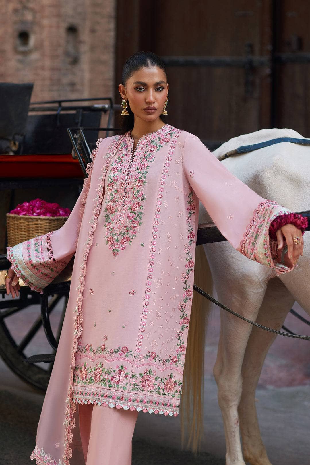 img_zaha_festive_lawn_awwal_boutique