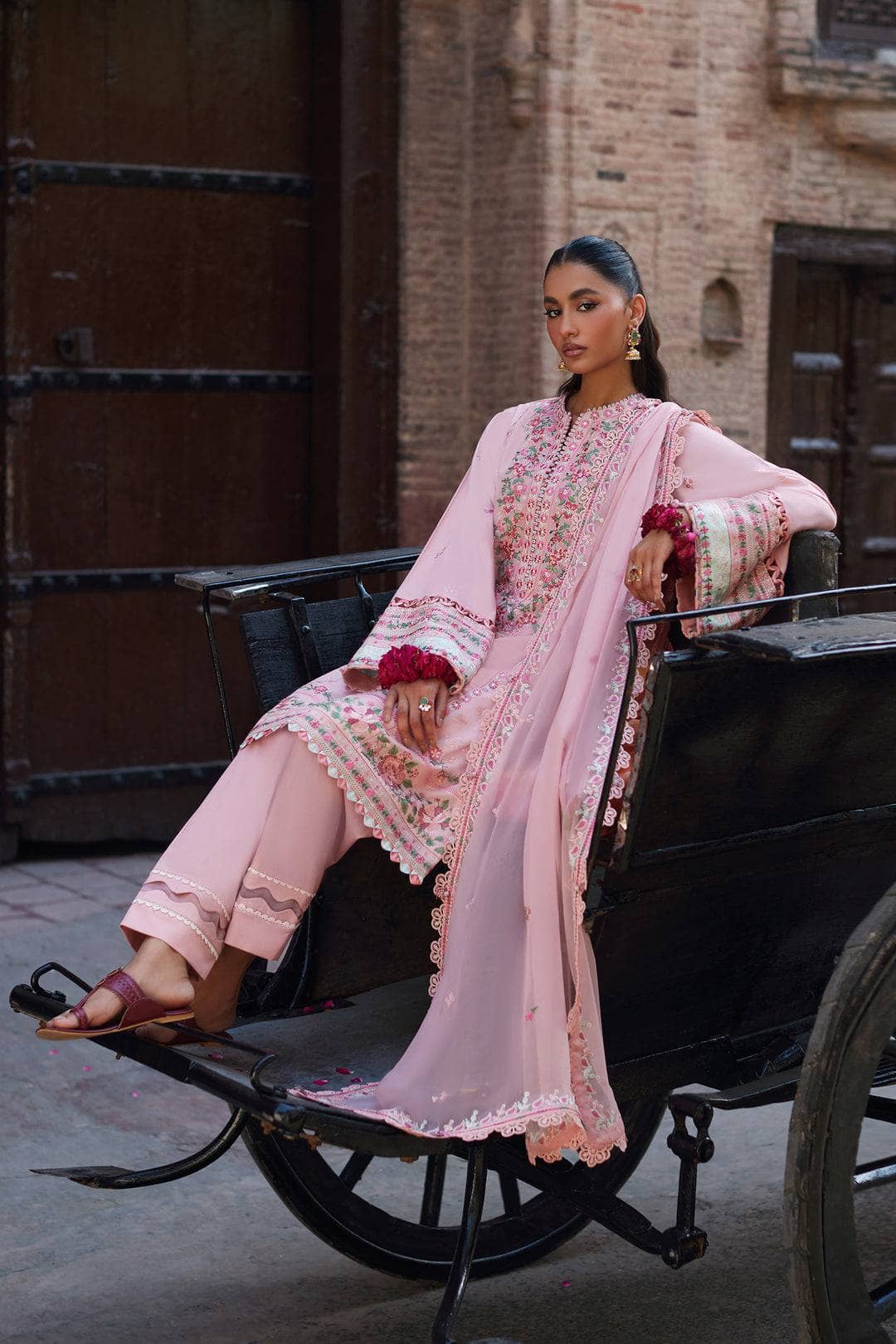 img_zaha_festive_lawn_awwal_boutique