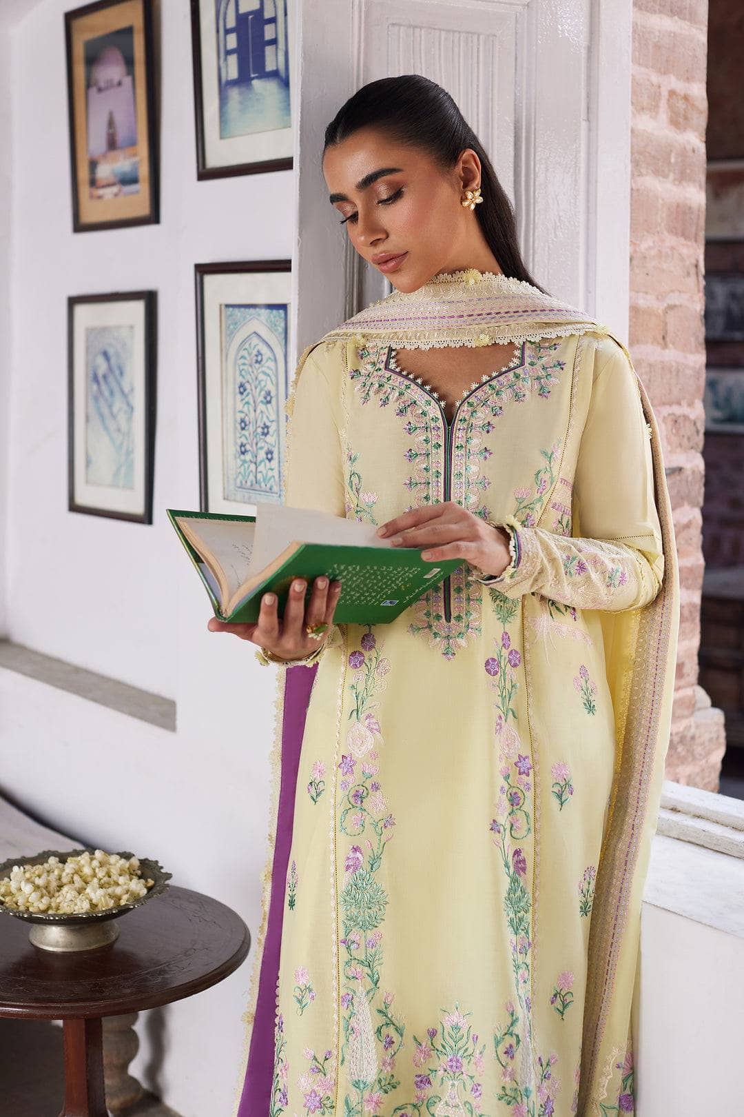 img_zaha_festive_lawn_awwal_boutique