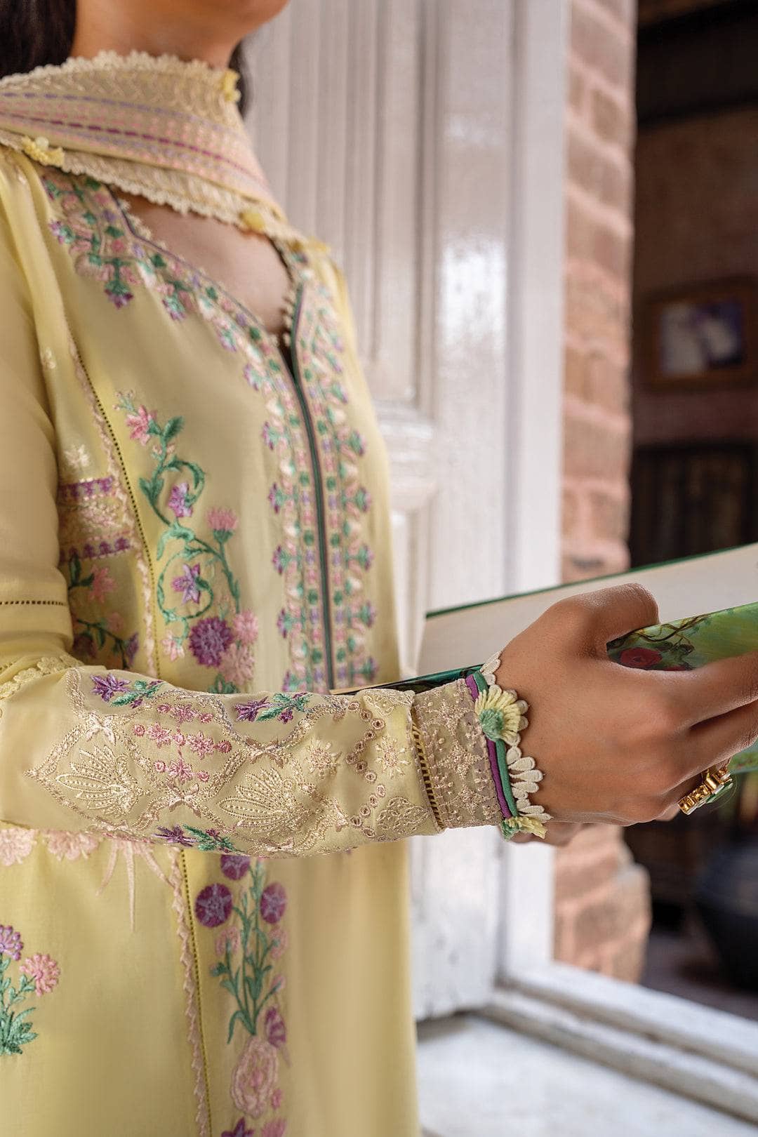 img_zaha_festive_lawn_awwal_boutique