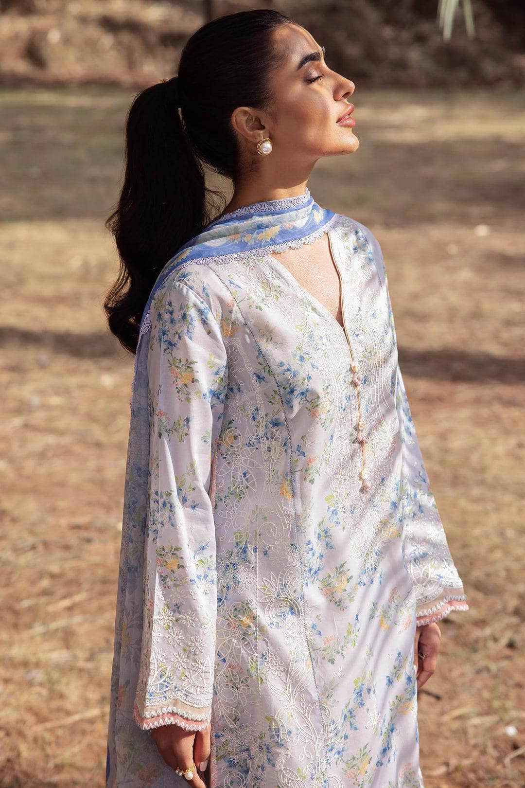 img_zaha_lawn_24_awwal_boutique